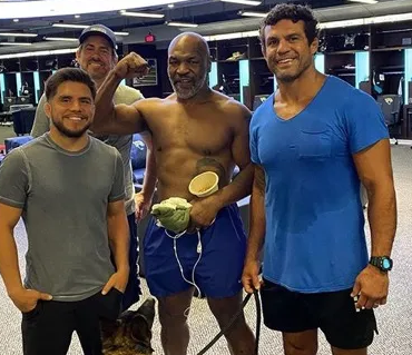 TYSON E VITOR BELFORT COME BACK.